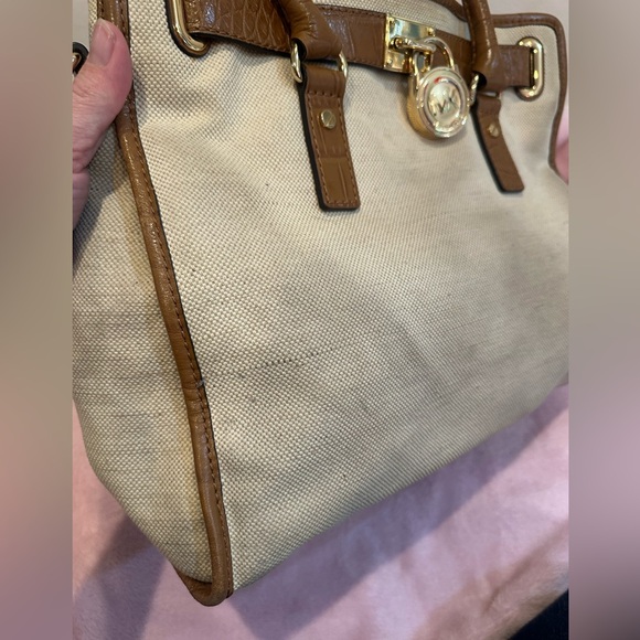 Michael Kors Tan and Cream Bag - Picture 10 of 16